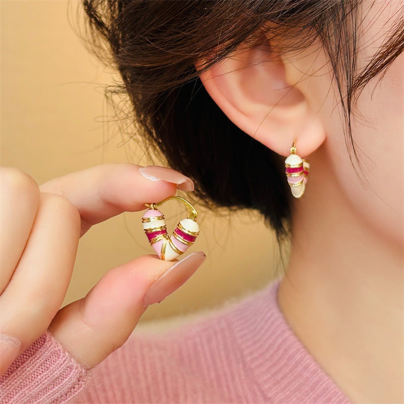 Retro design sense earrings