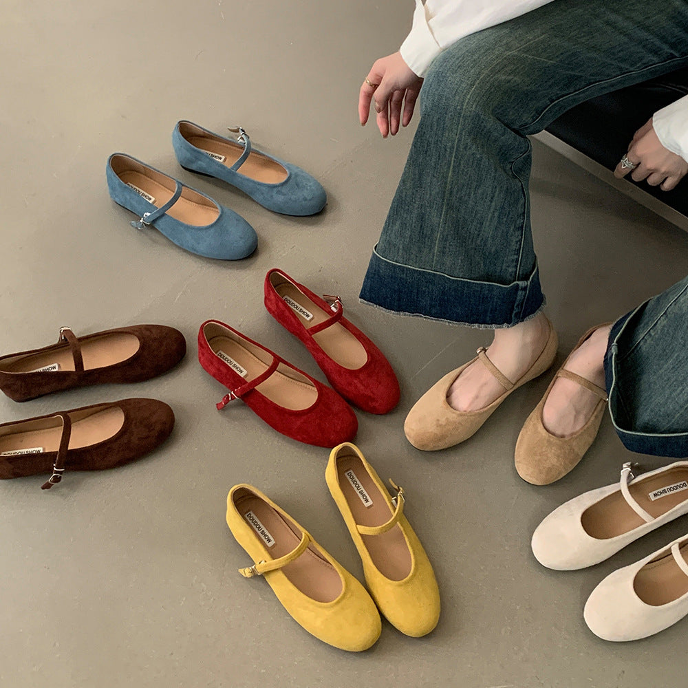 Retro flat shoes