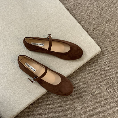 Retro flat shoes