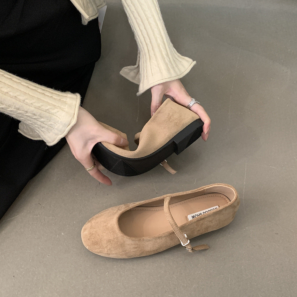 Retro flat shoes