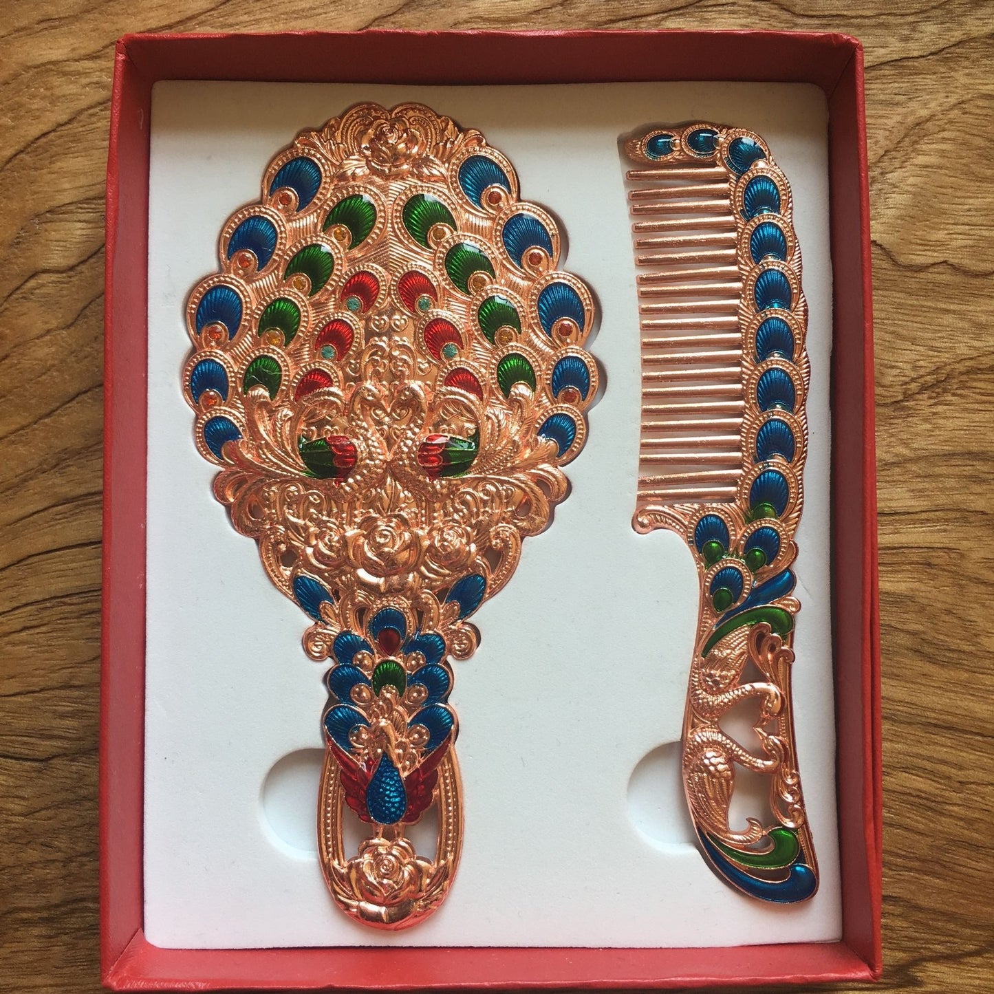 Retro handle mirror with comb