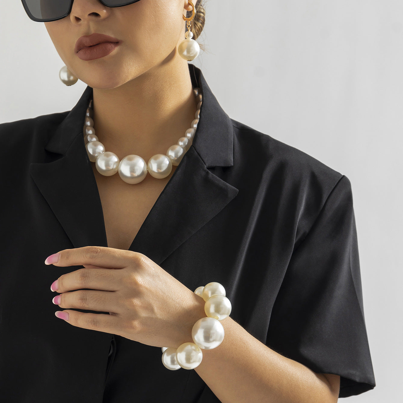 Retro imitation pearl beaded necklace