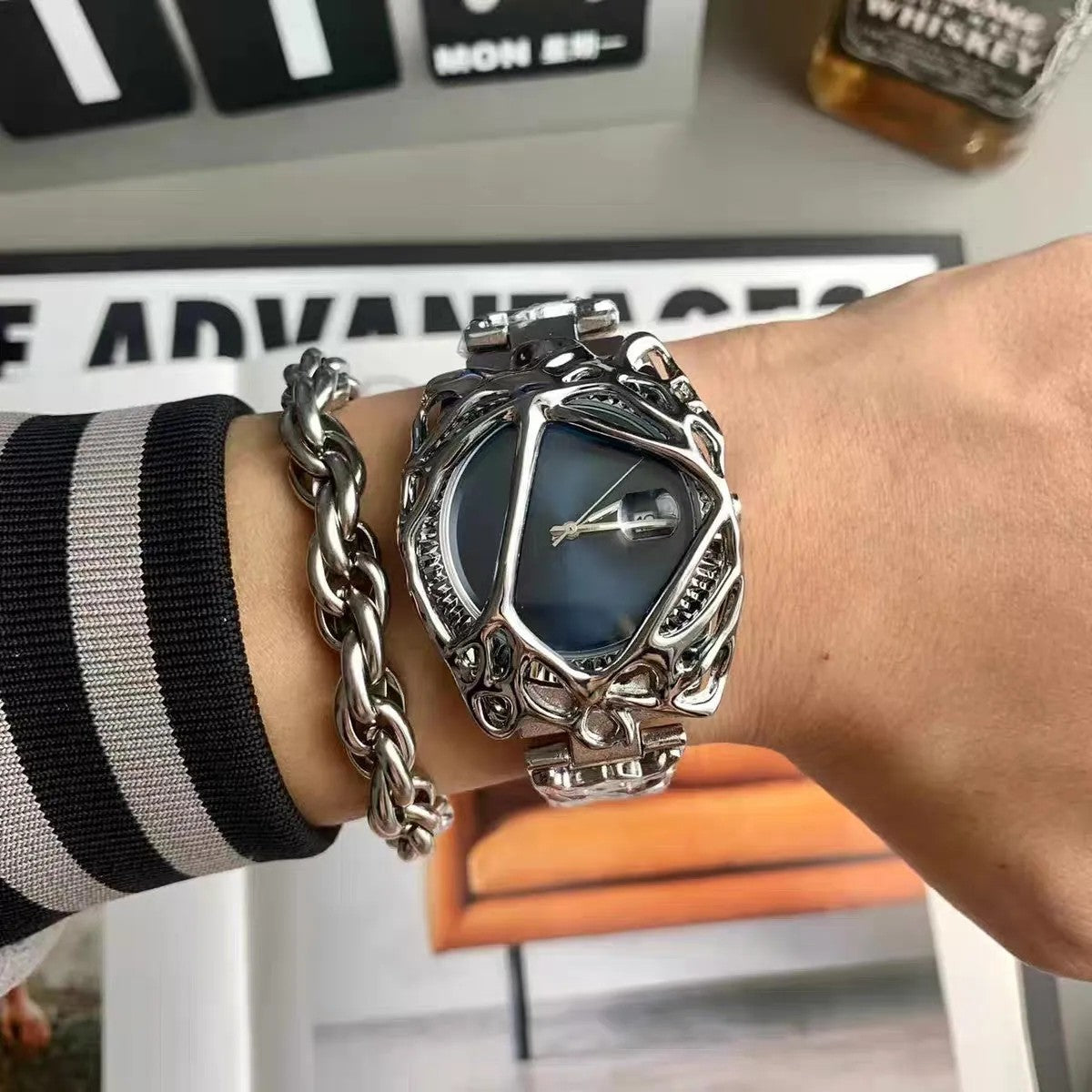 Retro Large Dial Quartz Watch
