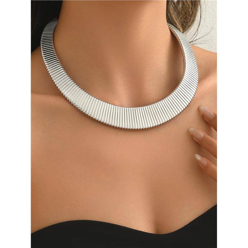 Retro Metal Snake Bone Chain Bracelet Choker