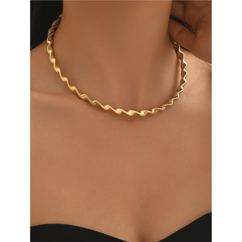 Retro Metal Snake Bone Chain Bracelet Choker