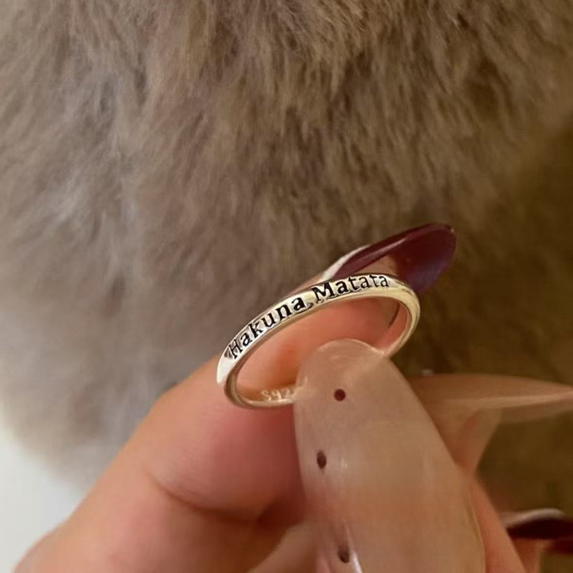 Retro Metal Tail Ring with Engraved Design