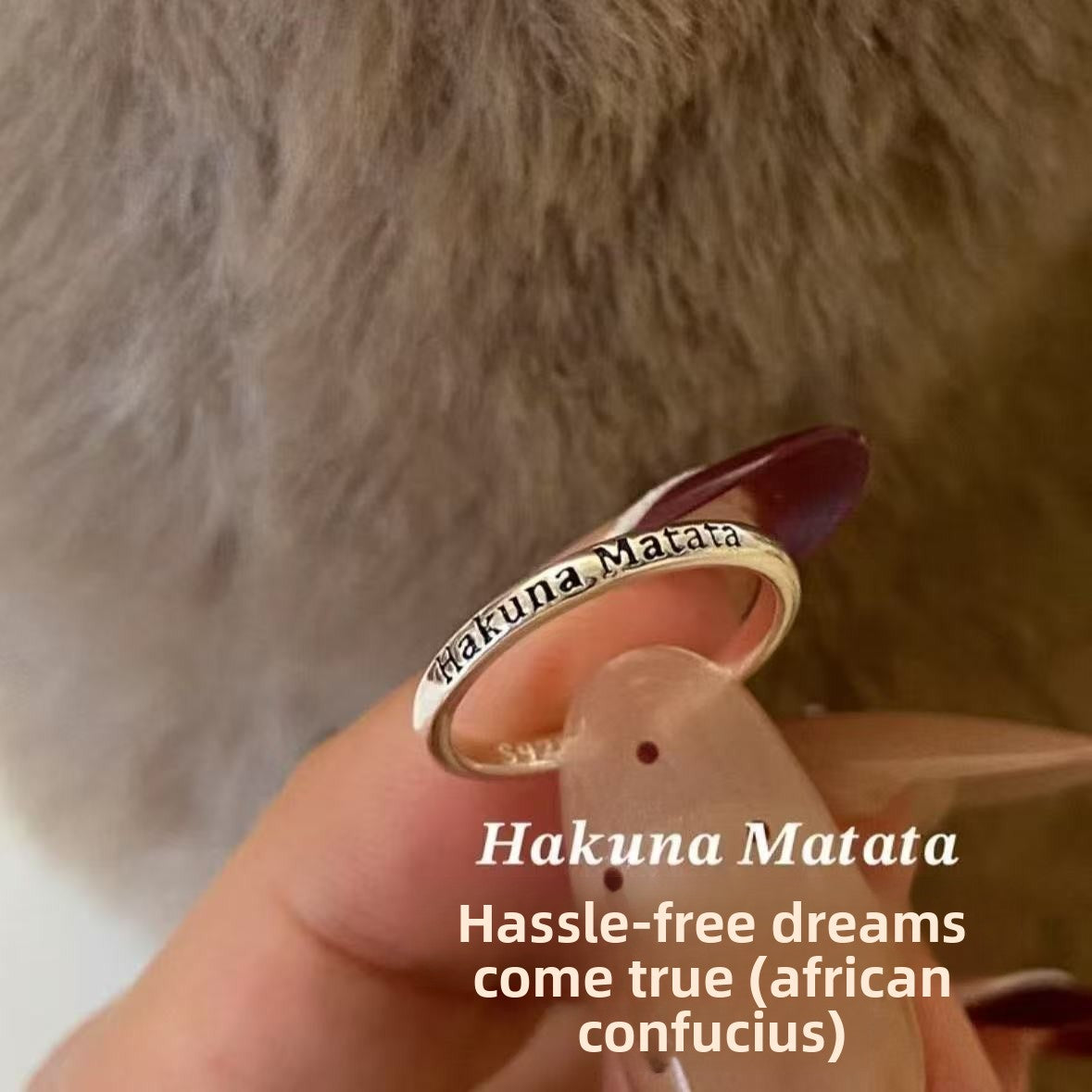 Retro Metal Tail Ring with Engraved Design