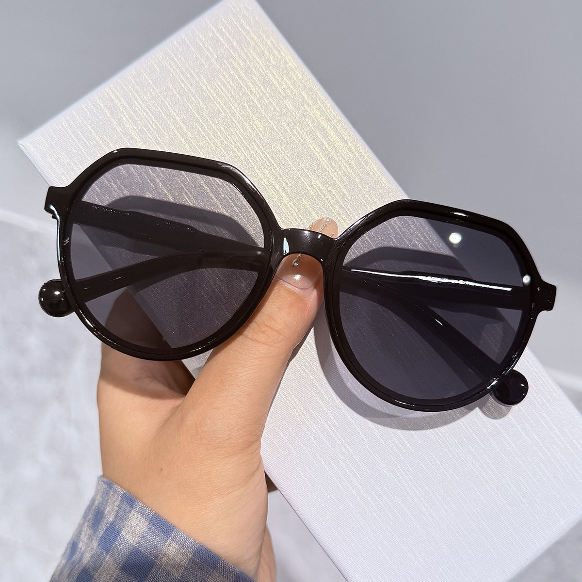 Retro Oval Frame Sunglasses with UV Protection