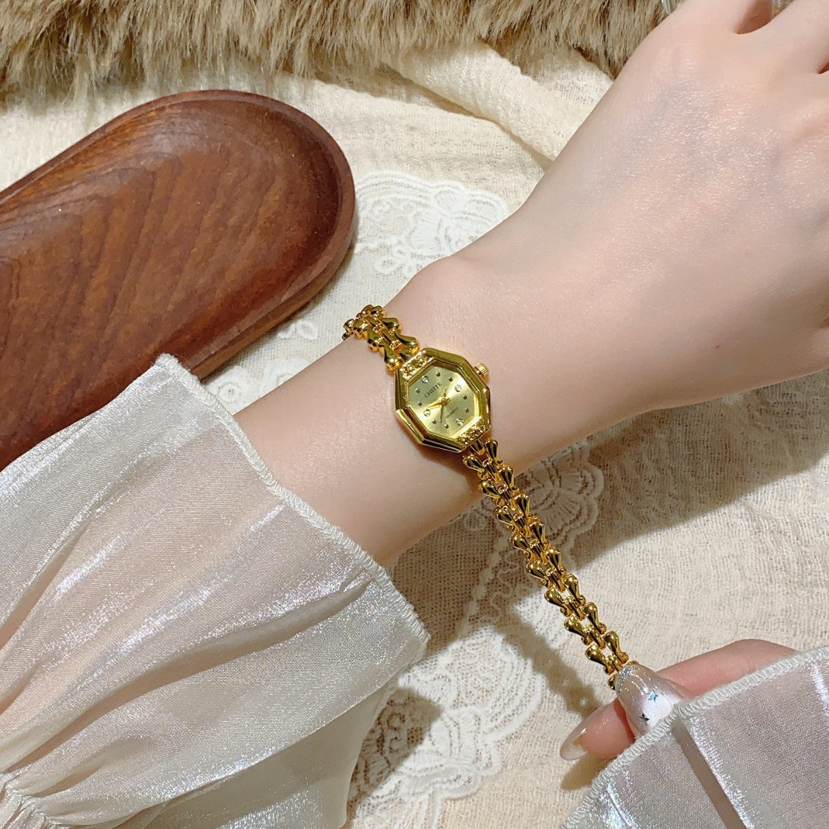 Retro Quartz Bracelet Watch