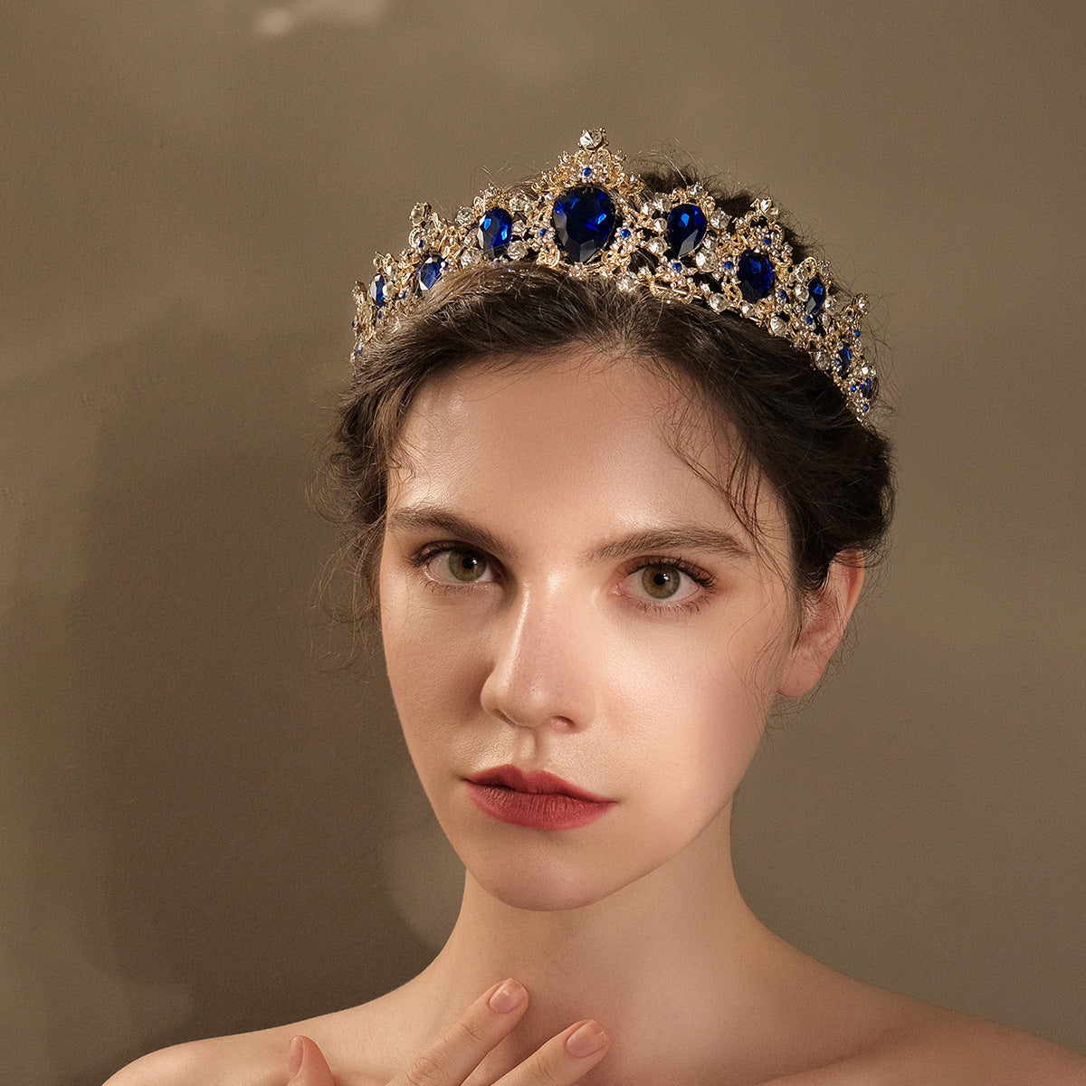 Retro rhinestone crown