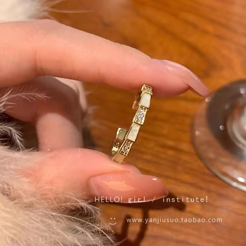 Retro Ring