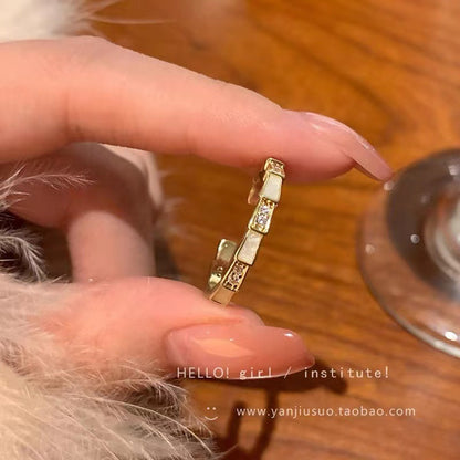 Retro Ring