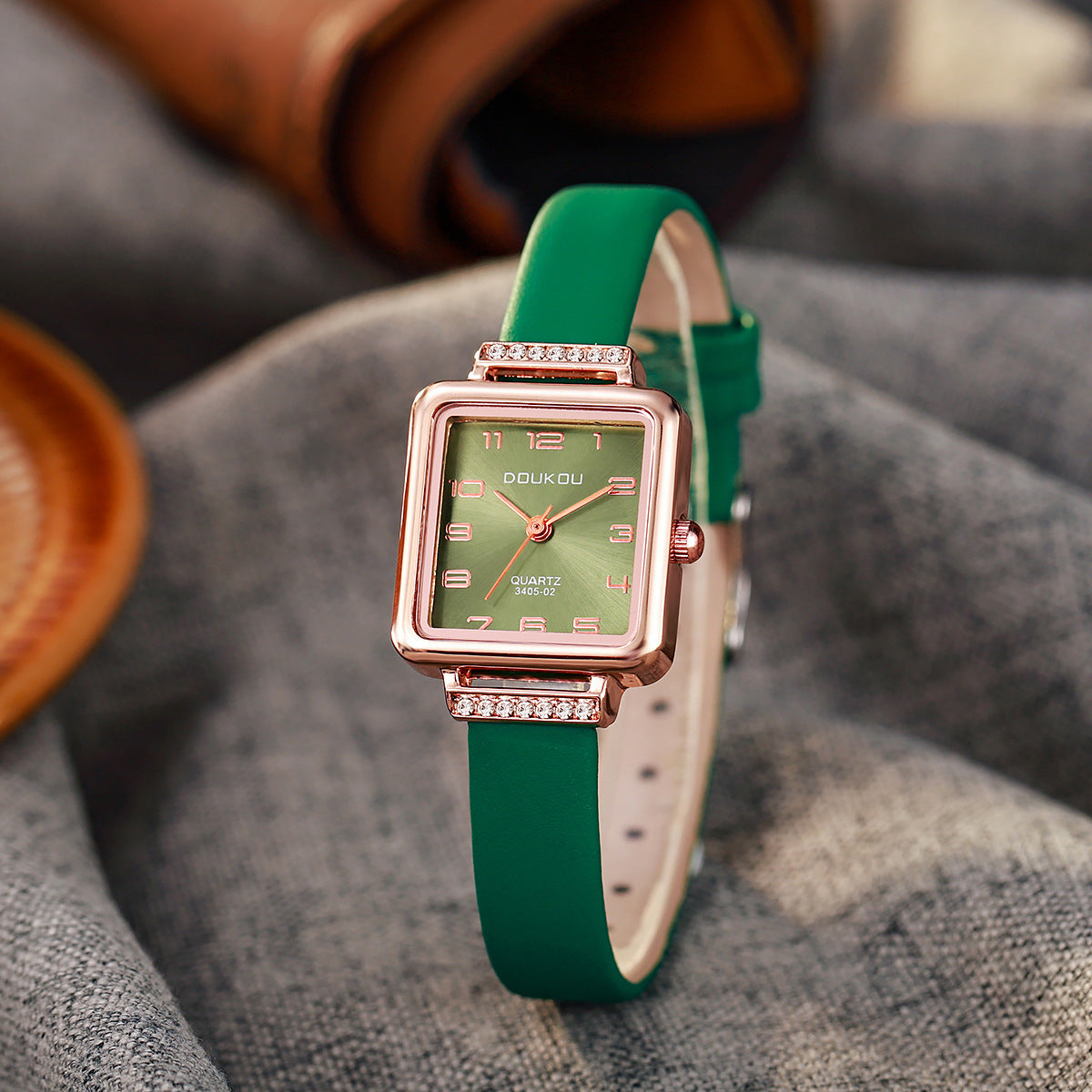 Retro Roman Blue Needle Square Quartz Watch for Women