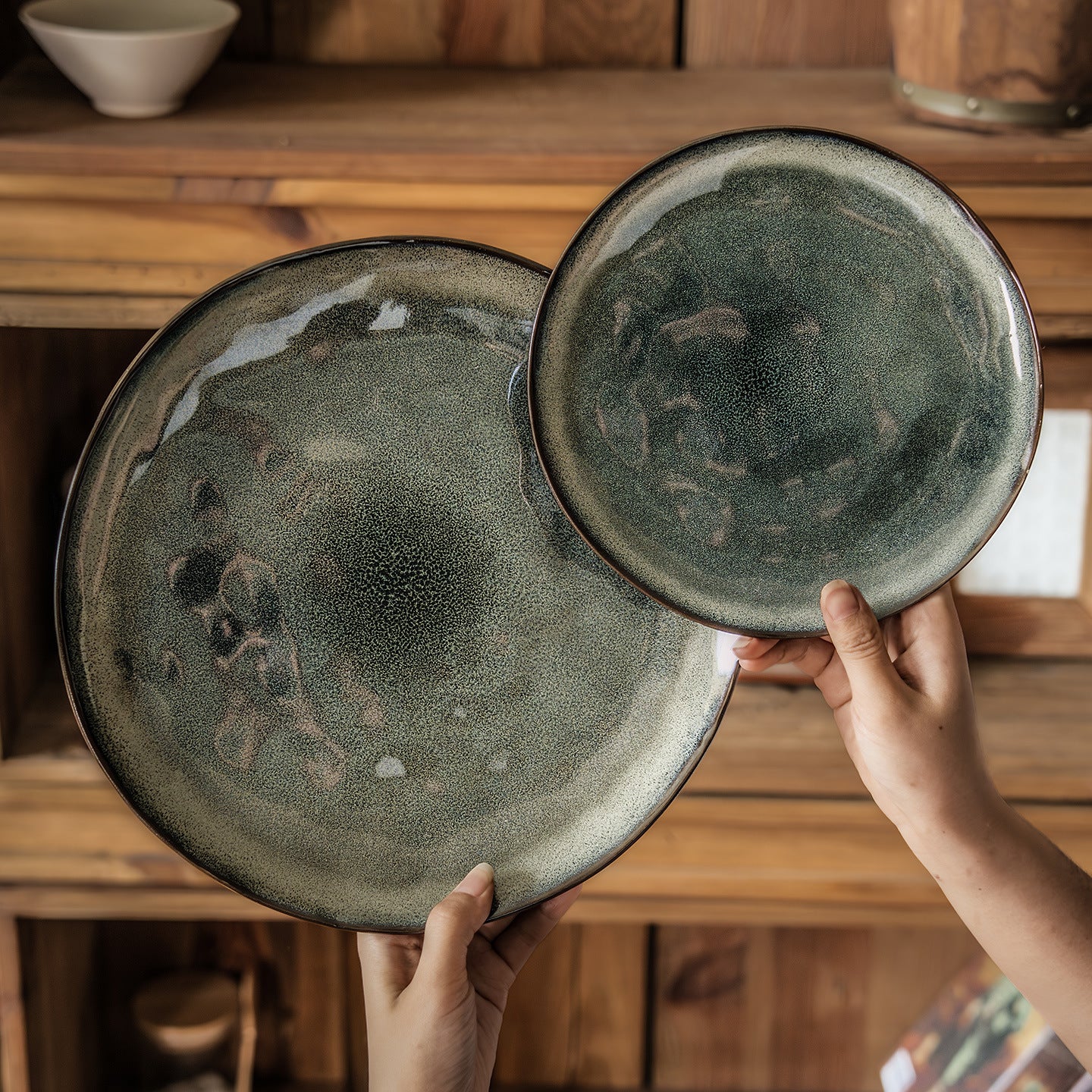 Retro Round Plate