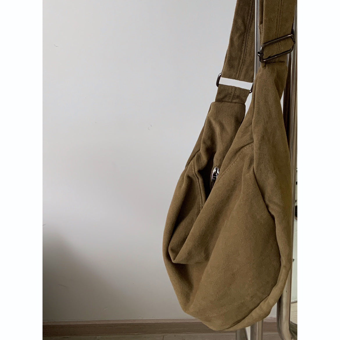 Retro single-shoulder crossbody canvas bag
