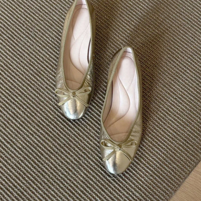 Retro-style elevated ballet flats