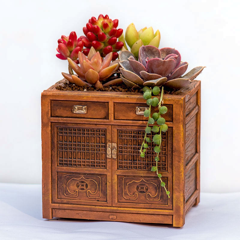 Retro Style Resin Succulent Planter