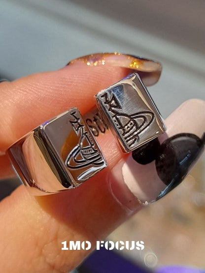 Retro-style ring
