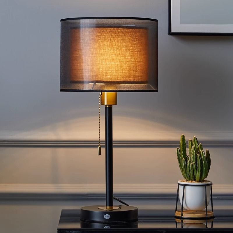 Retro Table Lamp with Adjustable Lighting