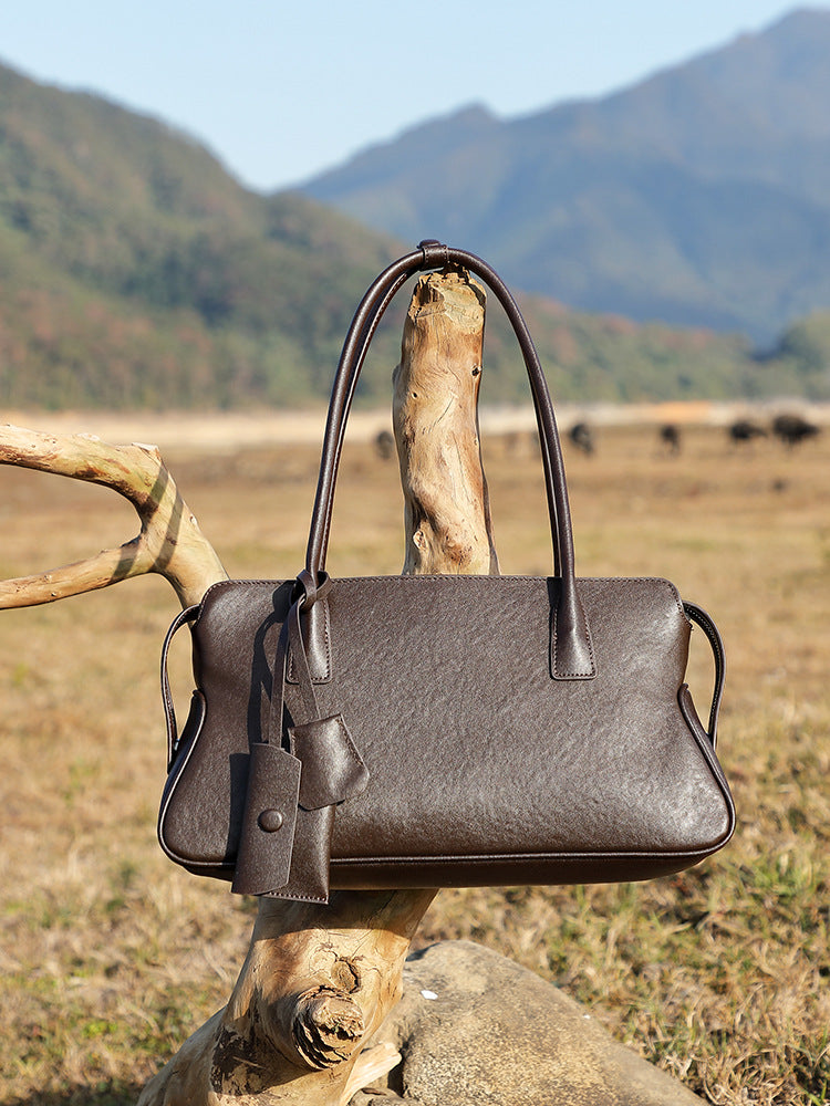 Retro trend leather bag
