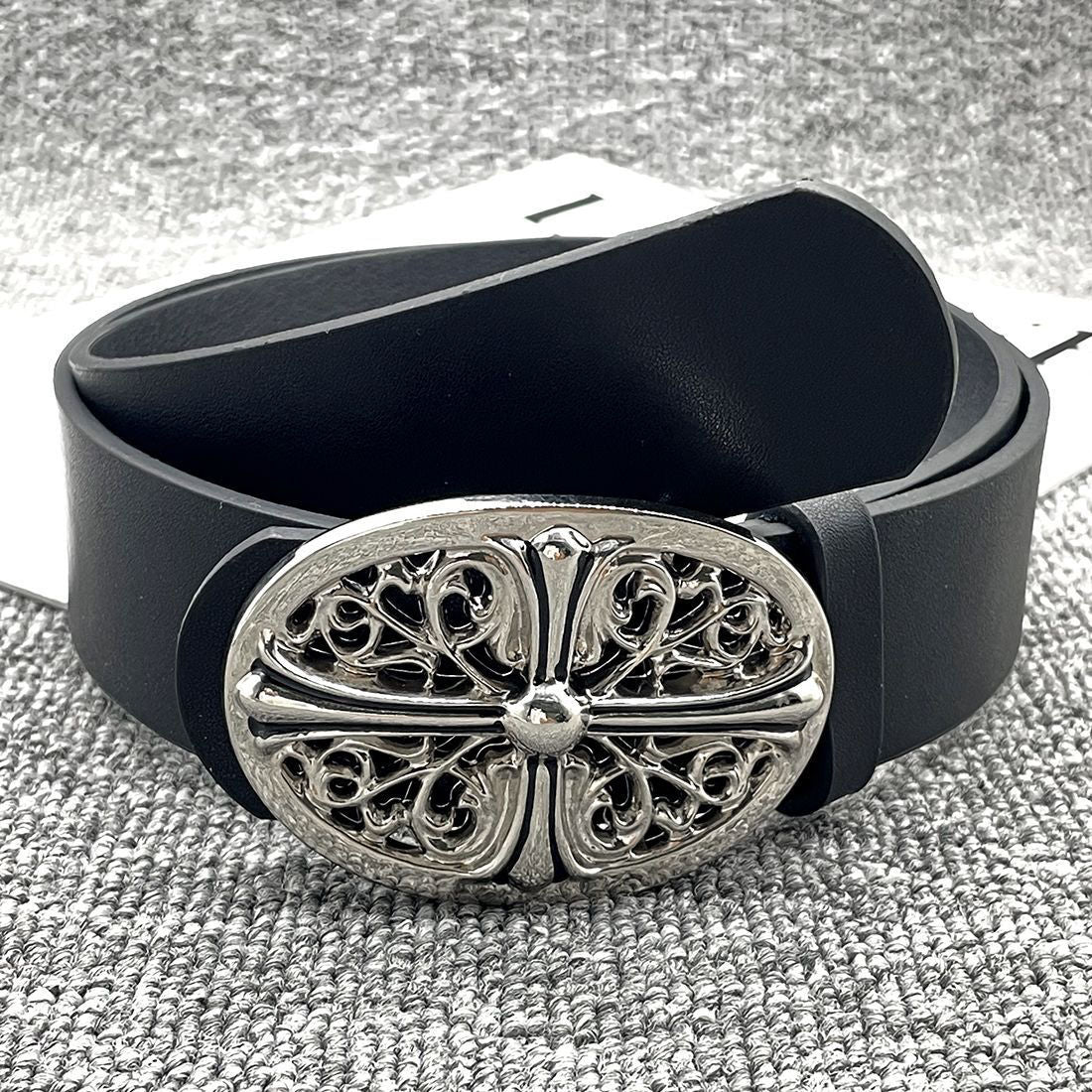 Retro versatile buttoned leather belt