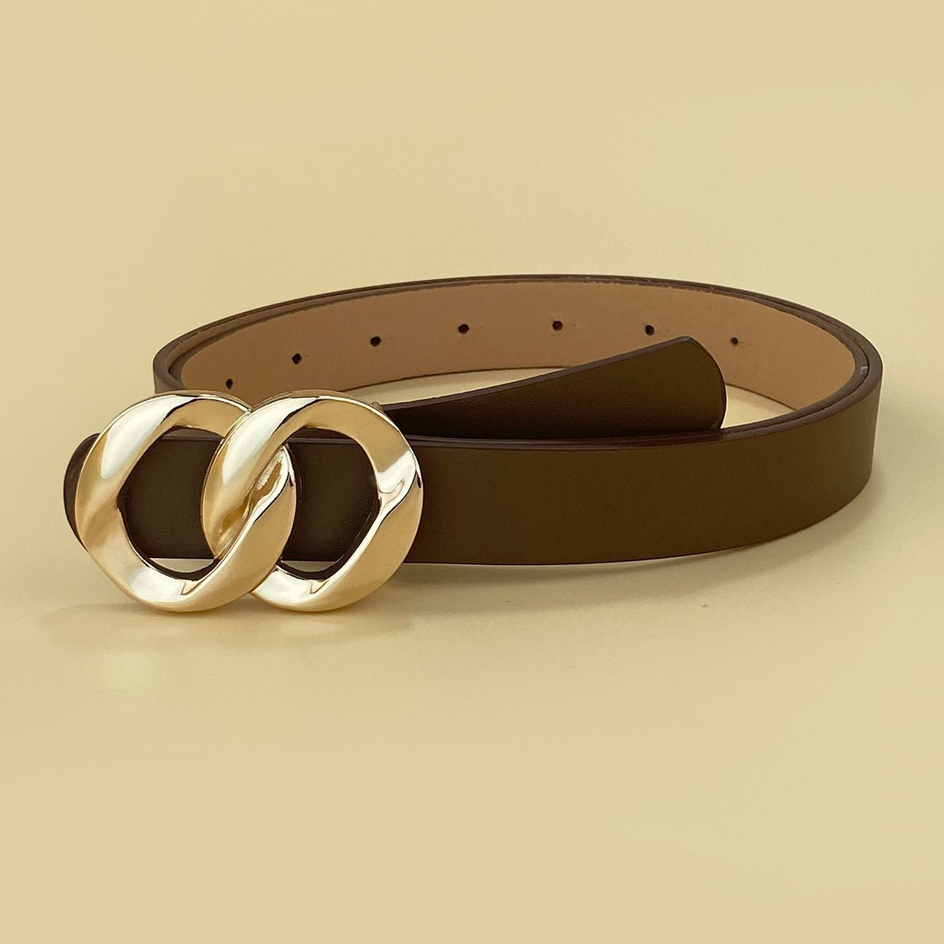 Retro versatile buttoned leather belt
