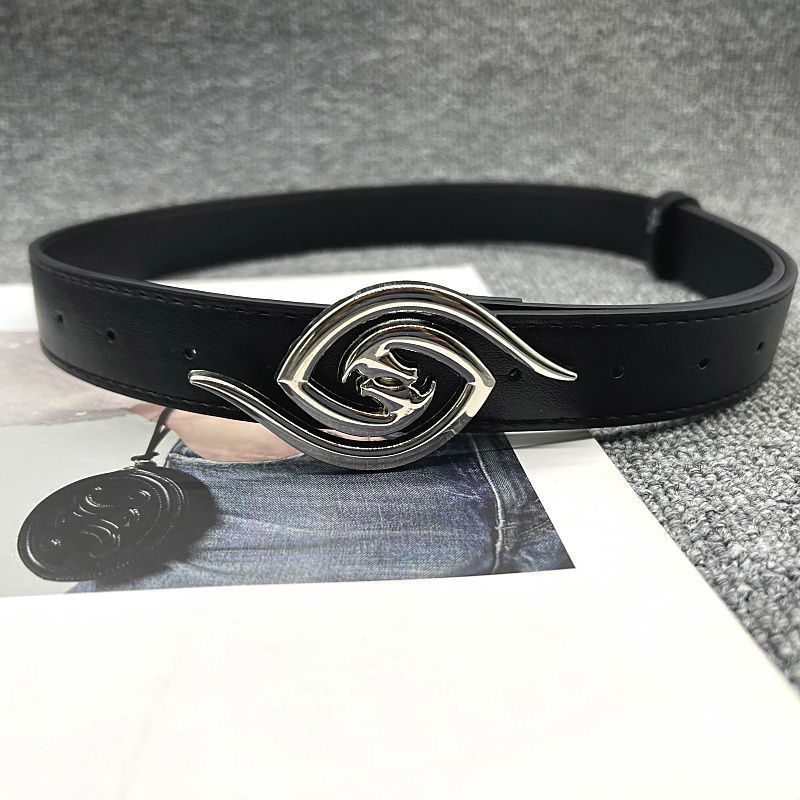 Retro versatile buttoned leather belt