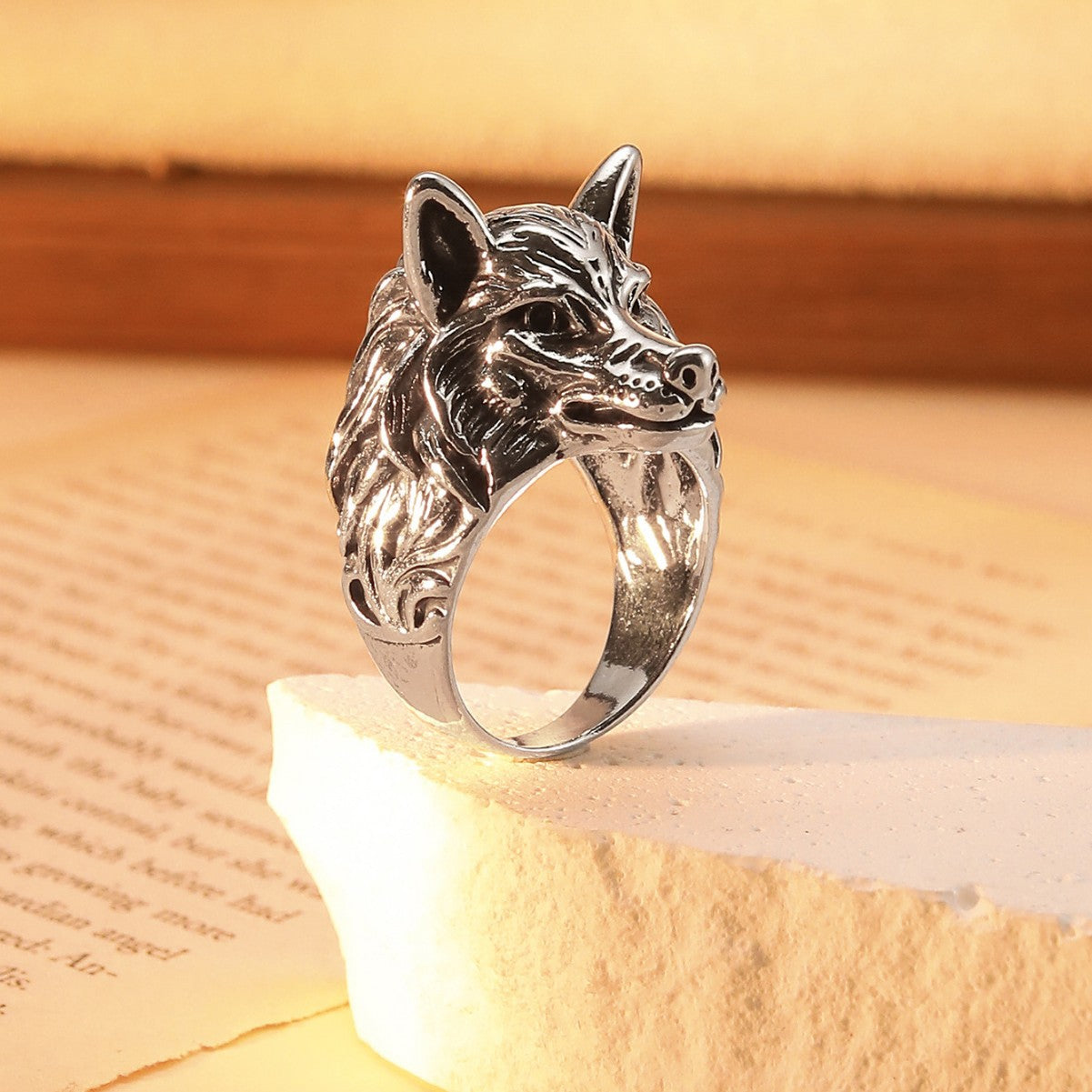Retro Wolf Head Ring