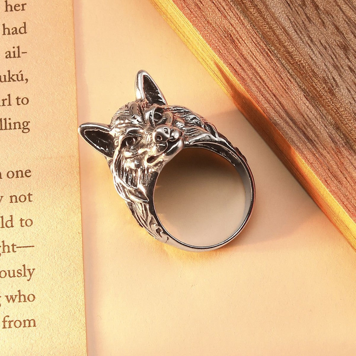 Retro Wolf Head Ring