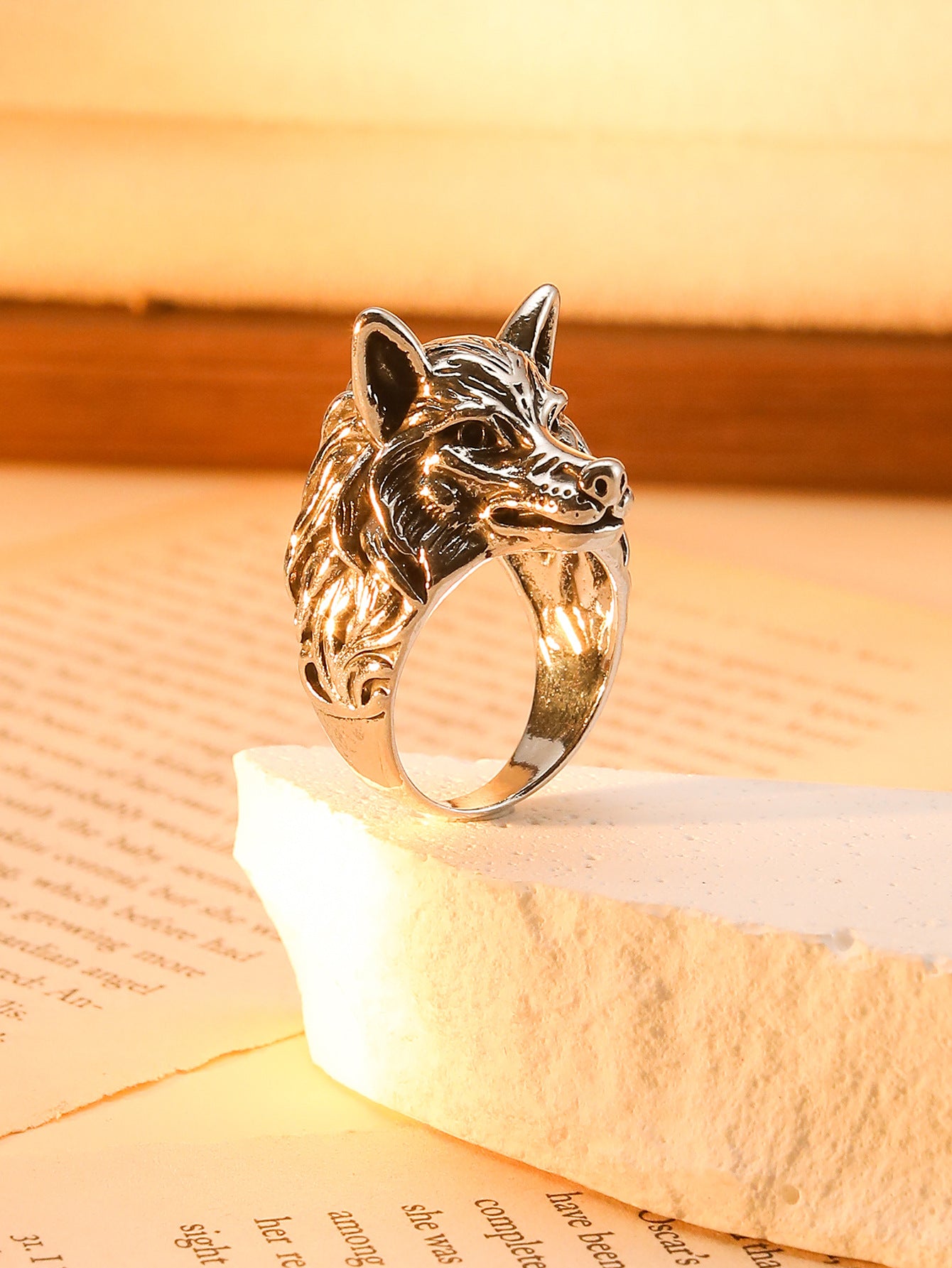 Retro Wolf Head Ring