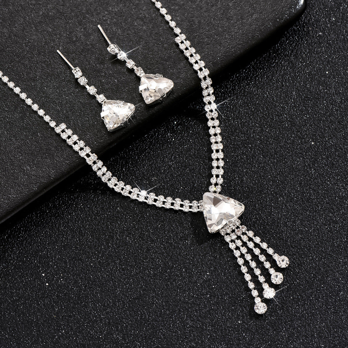 Rhinestone Bridal Jewelry Set with Tassel Design