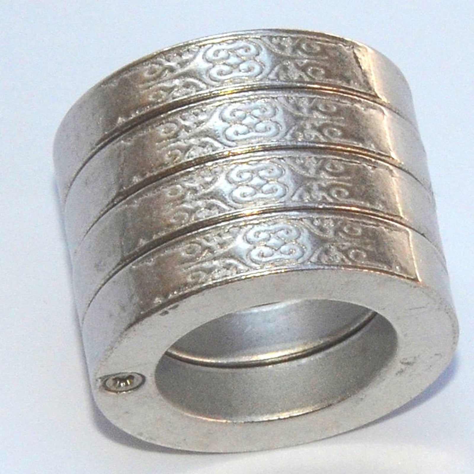 Ring Window-Breaking Tool