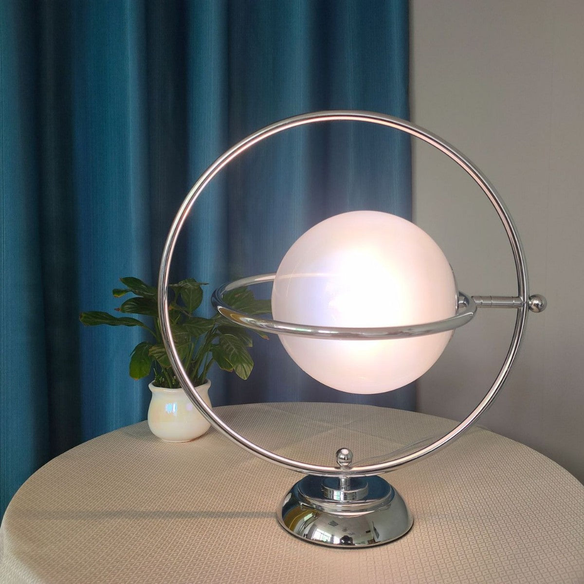Rotating Table Lamp