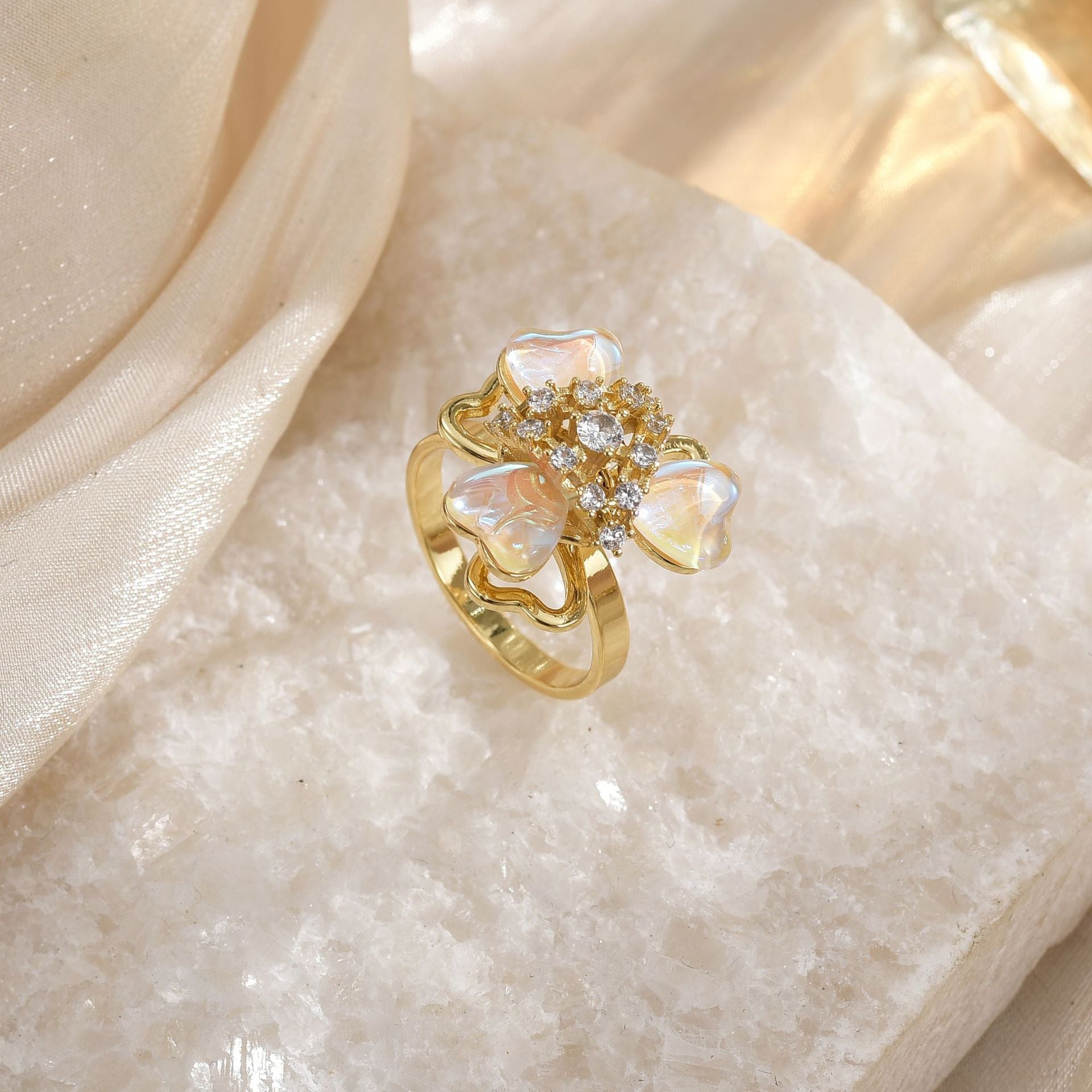 Rotating Zircon Four-Leaf Clover Ring for Women