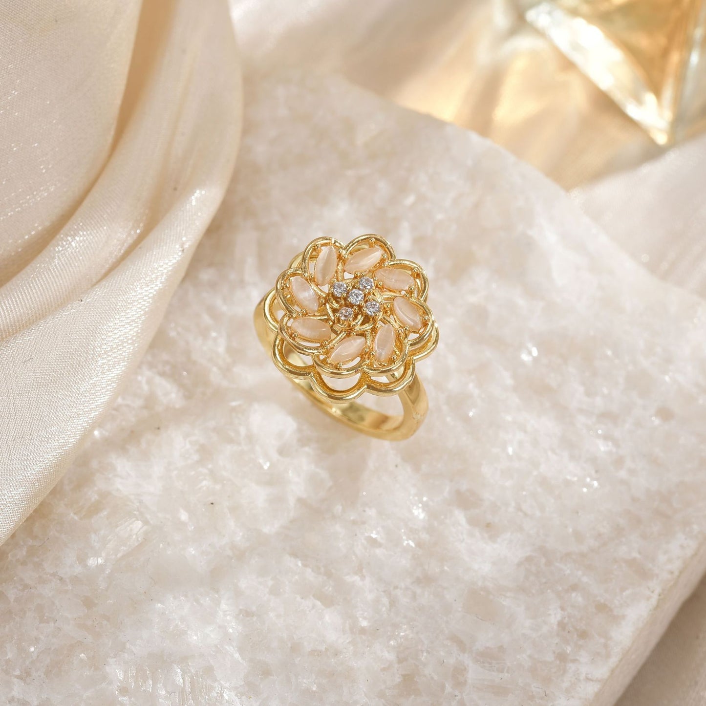 Rotating Zircon Four-Leaf Clover Ring for Women