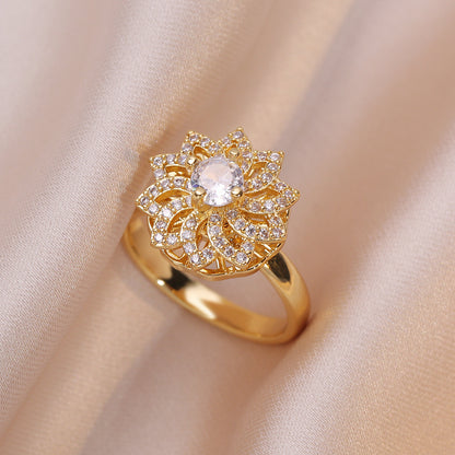Rotating Zircon Four-Leaf Clover Ring for Women