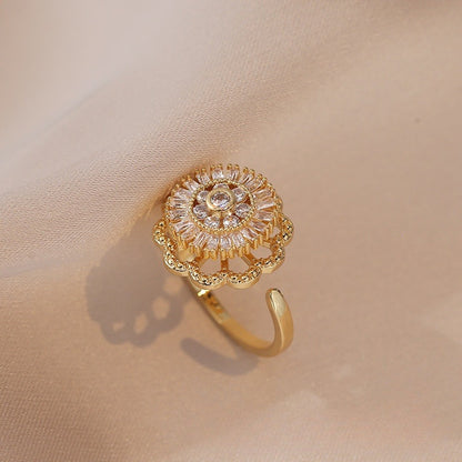 Rotating Zircon Four-Leaf Clover Ring for Women