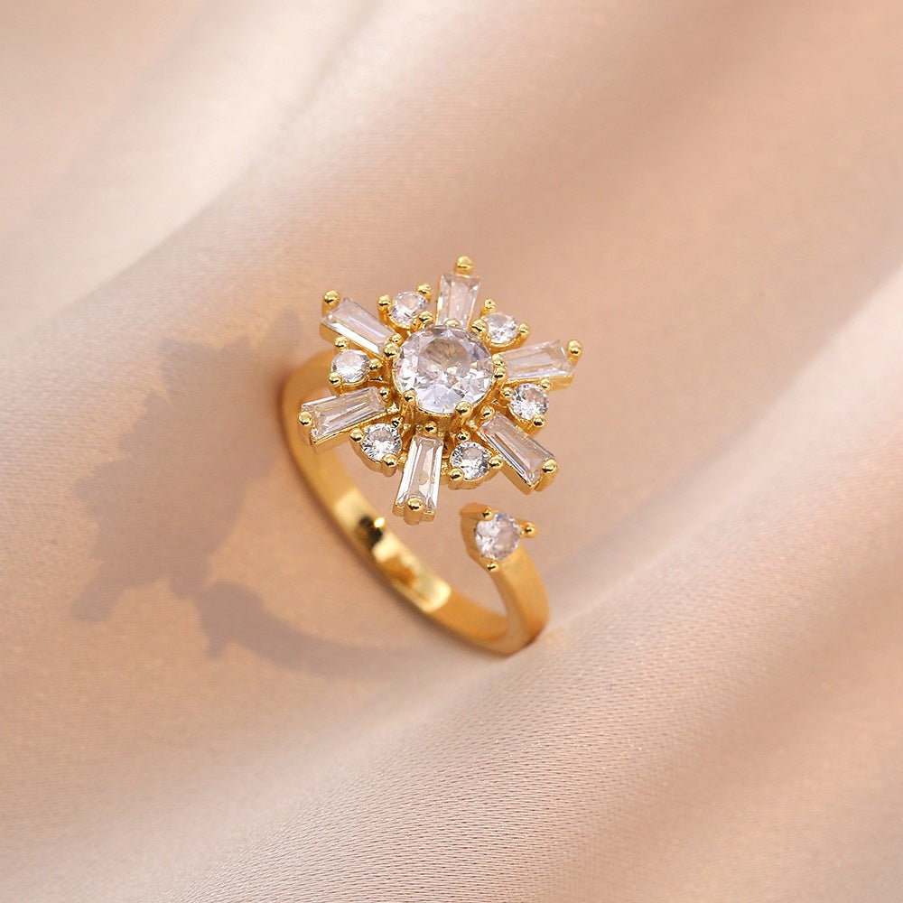 Rotating Zircon Four-Leaf Clover Ring for Women