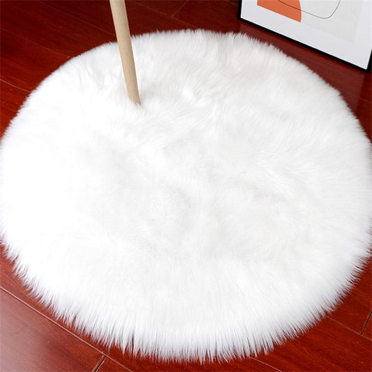 Round fluffy carpet