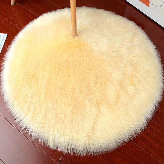 Round fluffy carpet