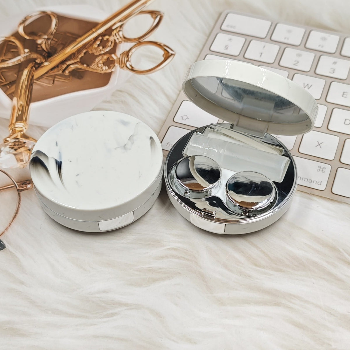 Round marble-style eyeglass case