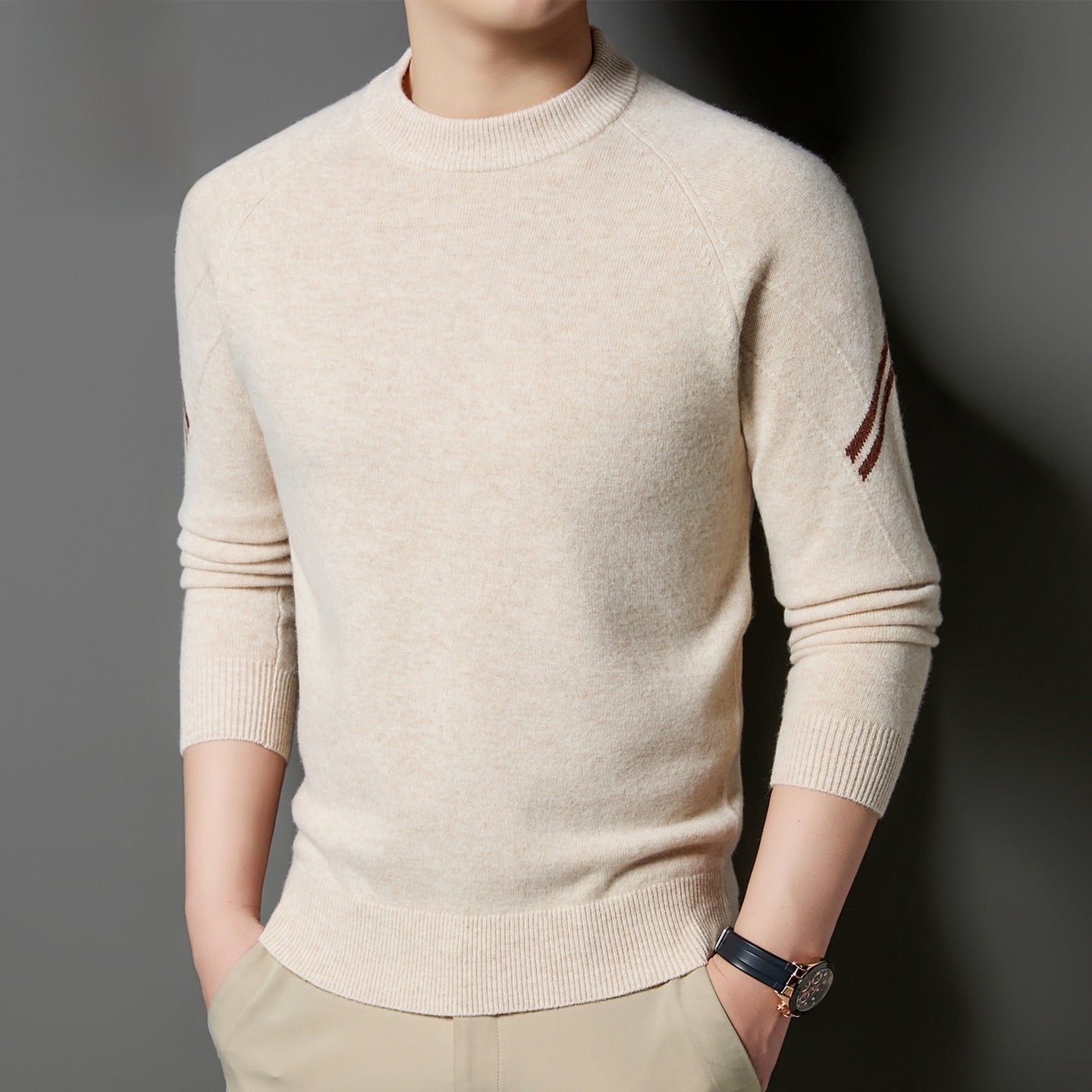 Round-neck casual sweater