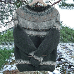 Round-neck color-blocked pullover knitted sweater