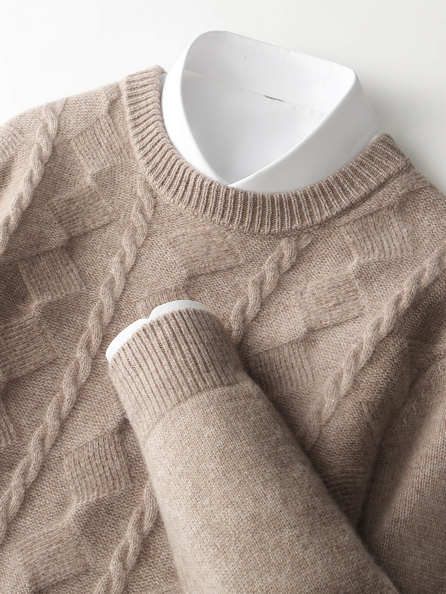 Round-neck knitted wool sweater
