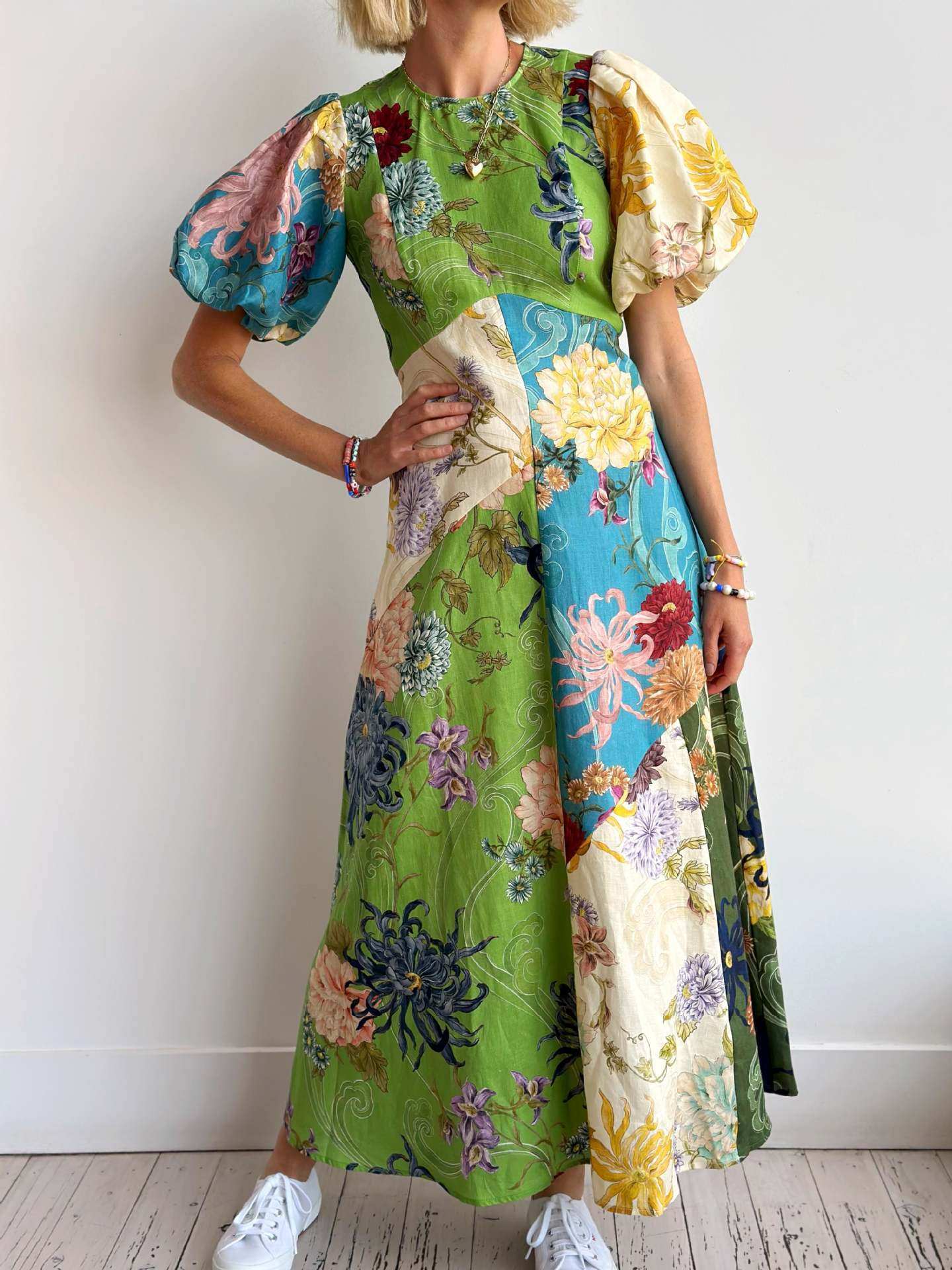 Round neck linen dress