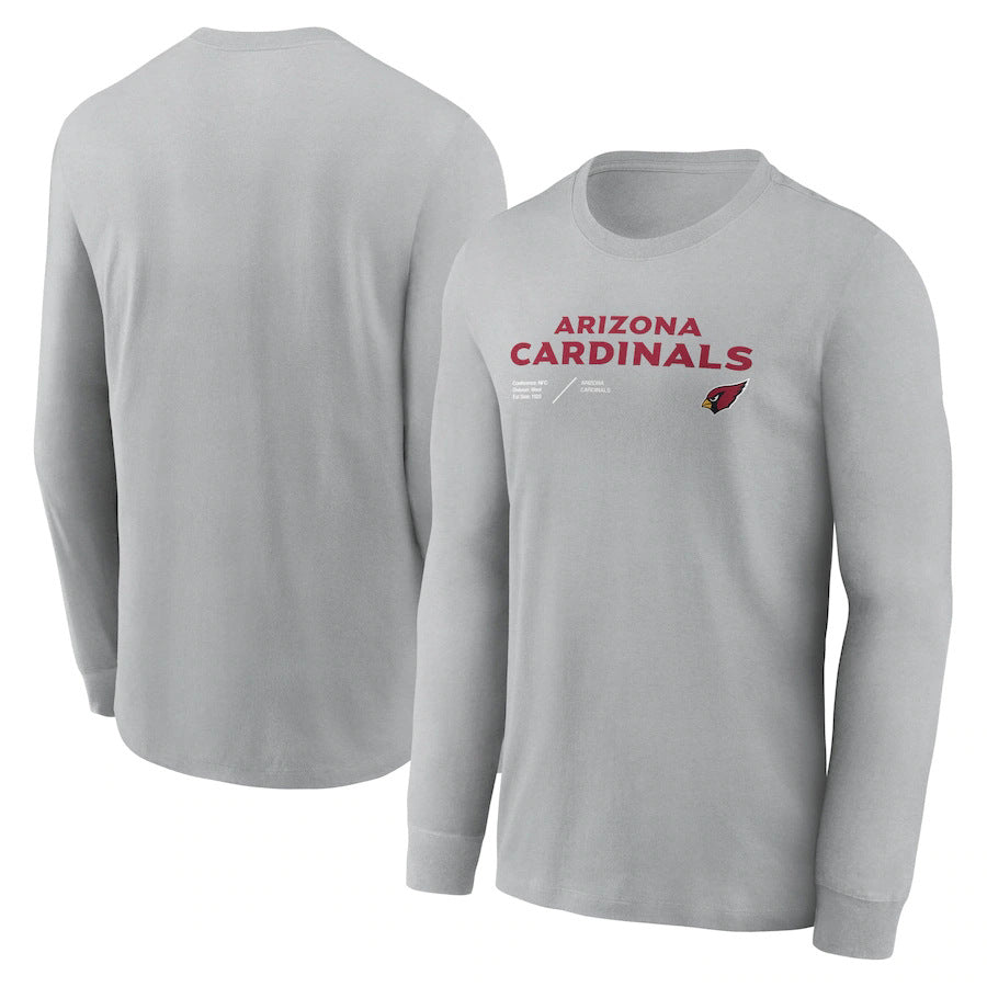 Round-neck long-sleeved T-shirt