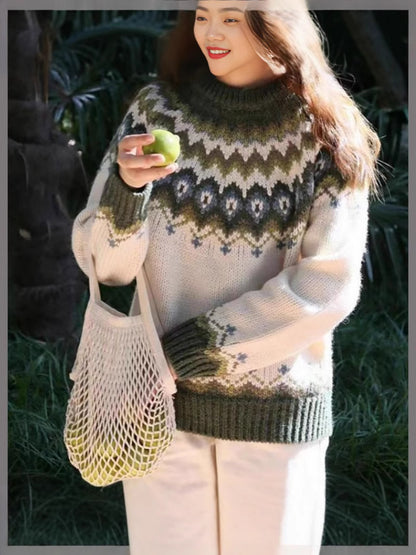 Round-neck multi-color knitted sweater
