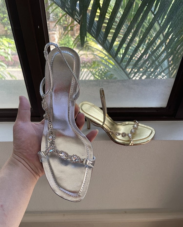 Round-toe low-heeled high heels