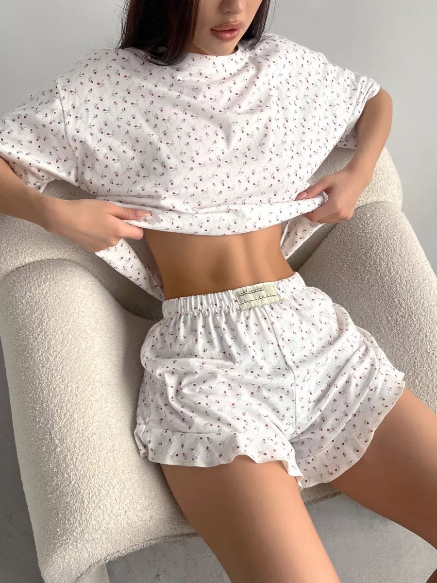 Ruffled shorts set