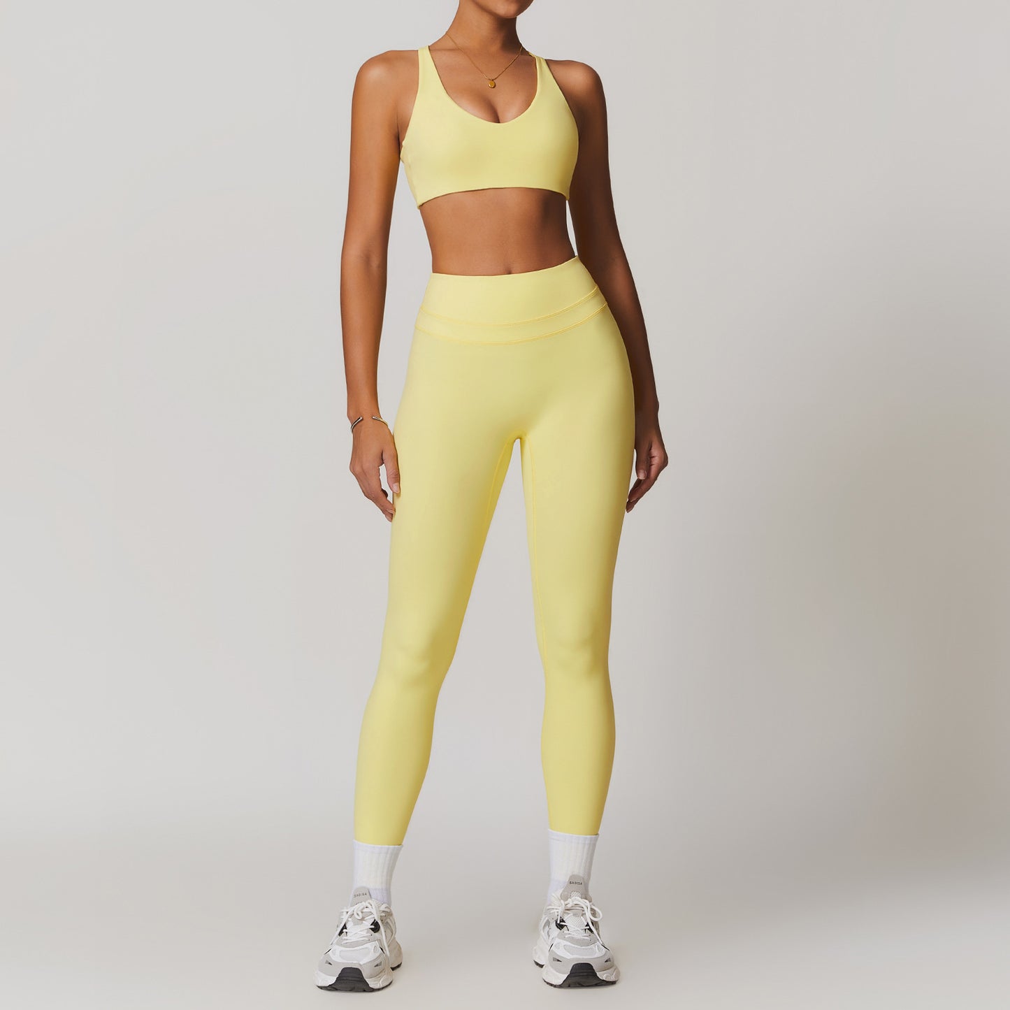 Rugged tight-fitting back yoga set